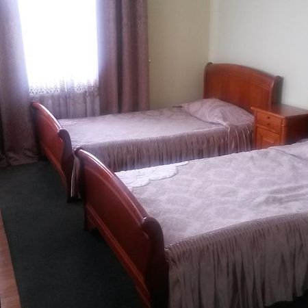 Marlen Hotel Rivne Esterno foto