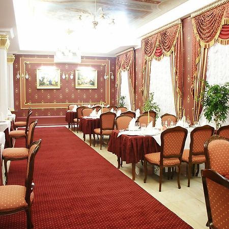Marlen Hotel Rivne Esterno foto